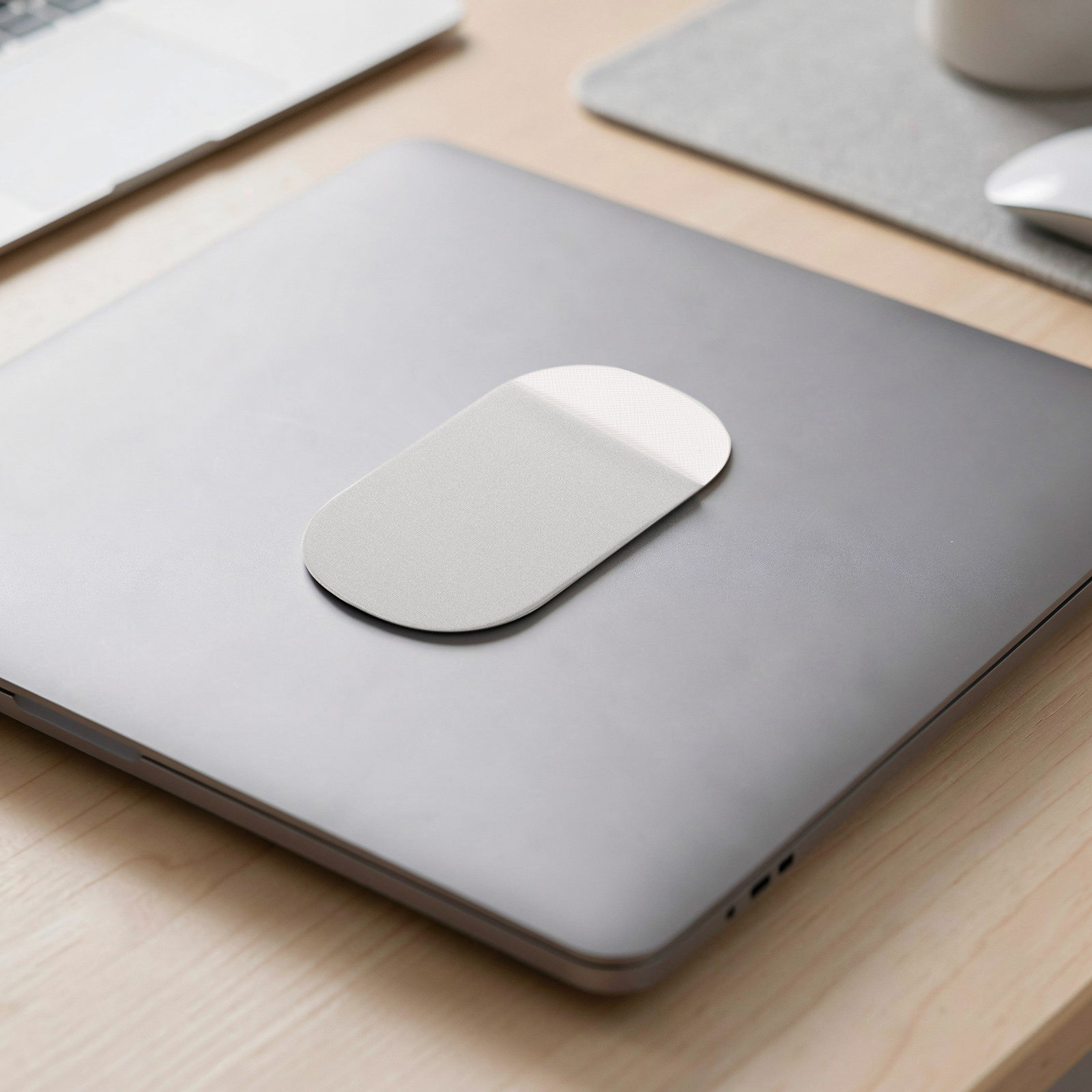 Soporte adhesivo para ratón de - Laptop Accessories Essential reseña y precio